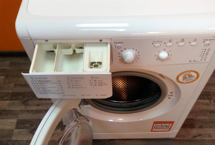 Indesit IWSB 5085 sprejemnik prahu