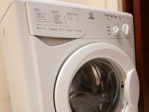 Indesit WIUN 102