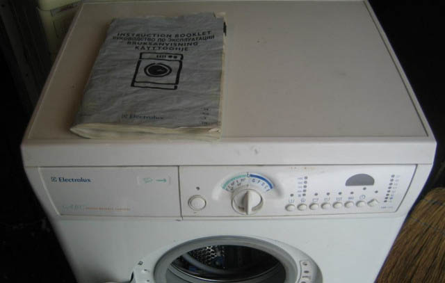 Пералня Electrolux ews 1046